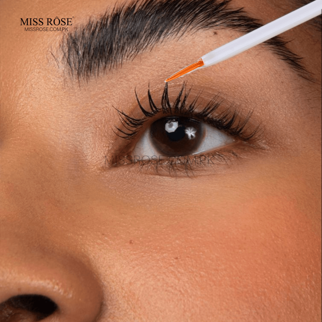 Nourishing_Eyelash_Serum_For_Natural_Lash_Growth