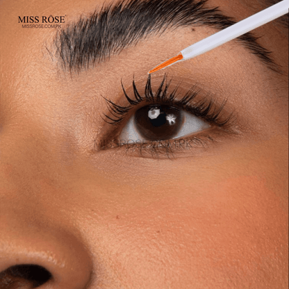 Nourishing_Eyelash_Serum_For_Natural_Lash_Growth