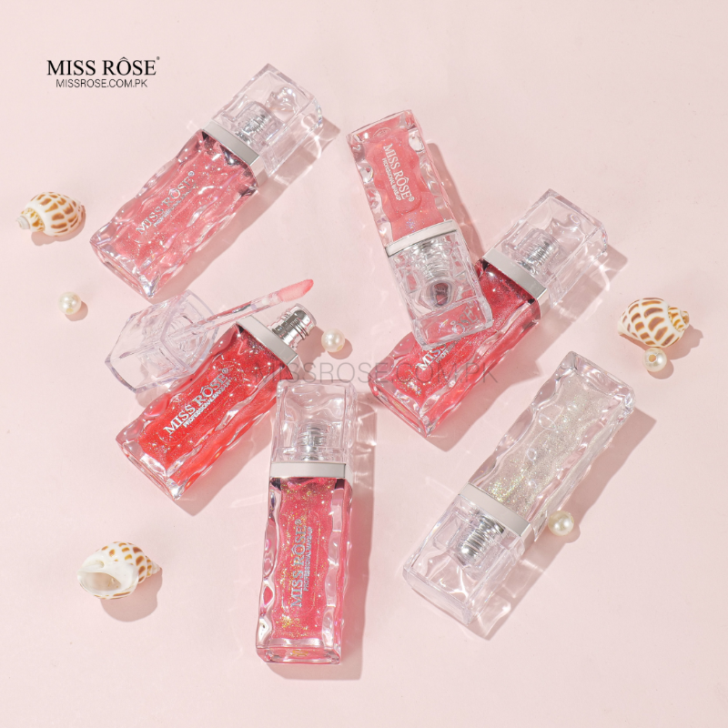 Shimmer_lip_gloss_swatch_with_hydrating_lip_oil_formula_and_diamond_sparkle_finish_by_Miss_Rose